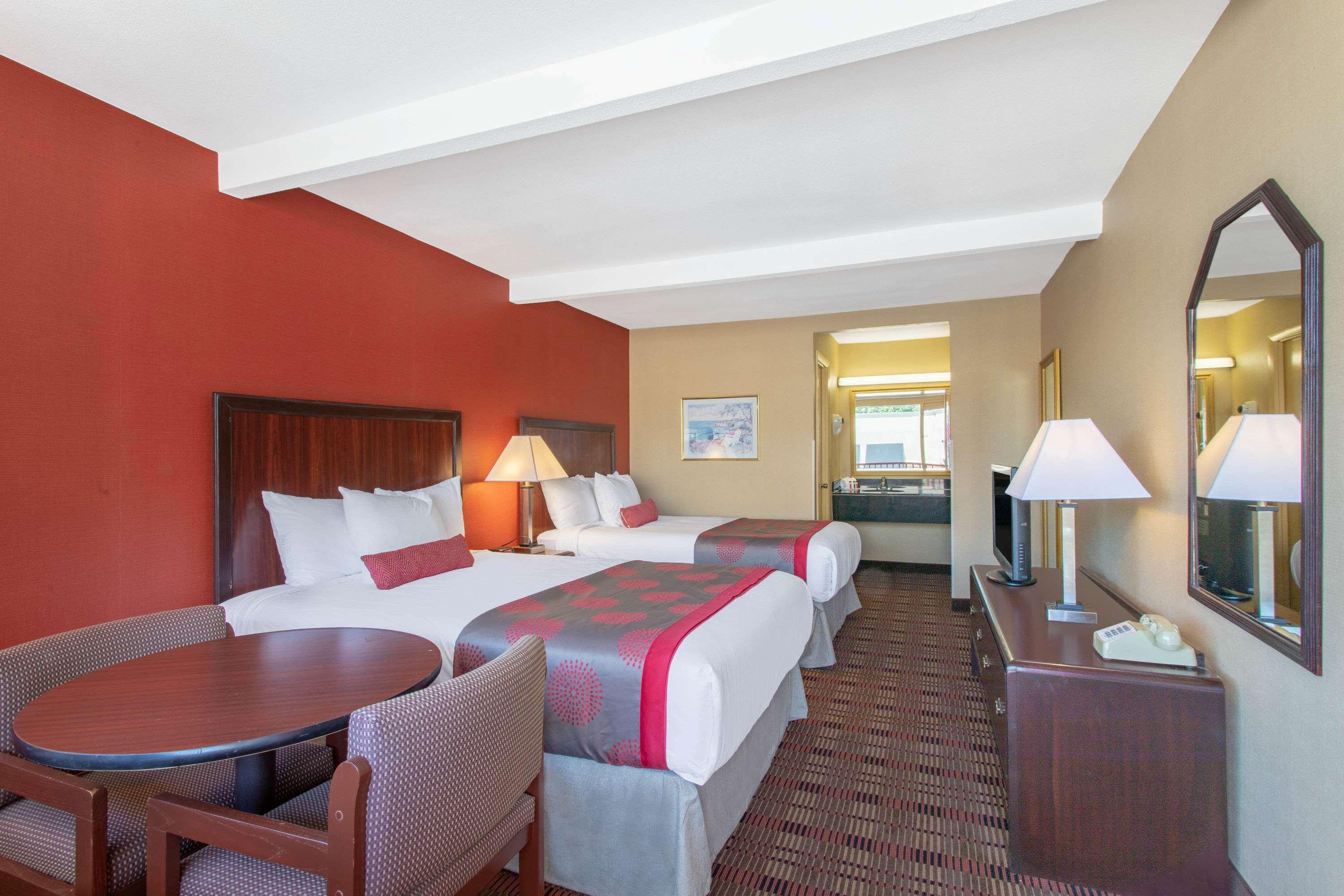 Ramada Limited Cockeysville Екстер'єр фото