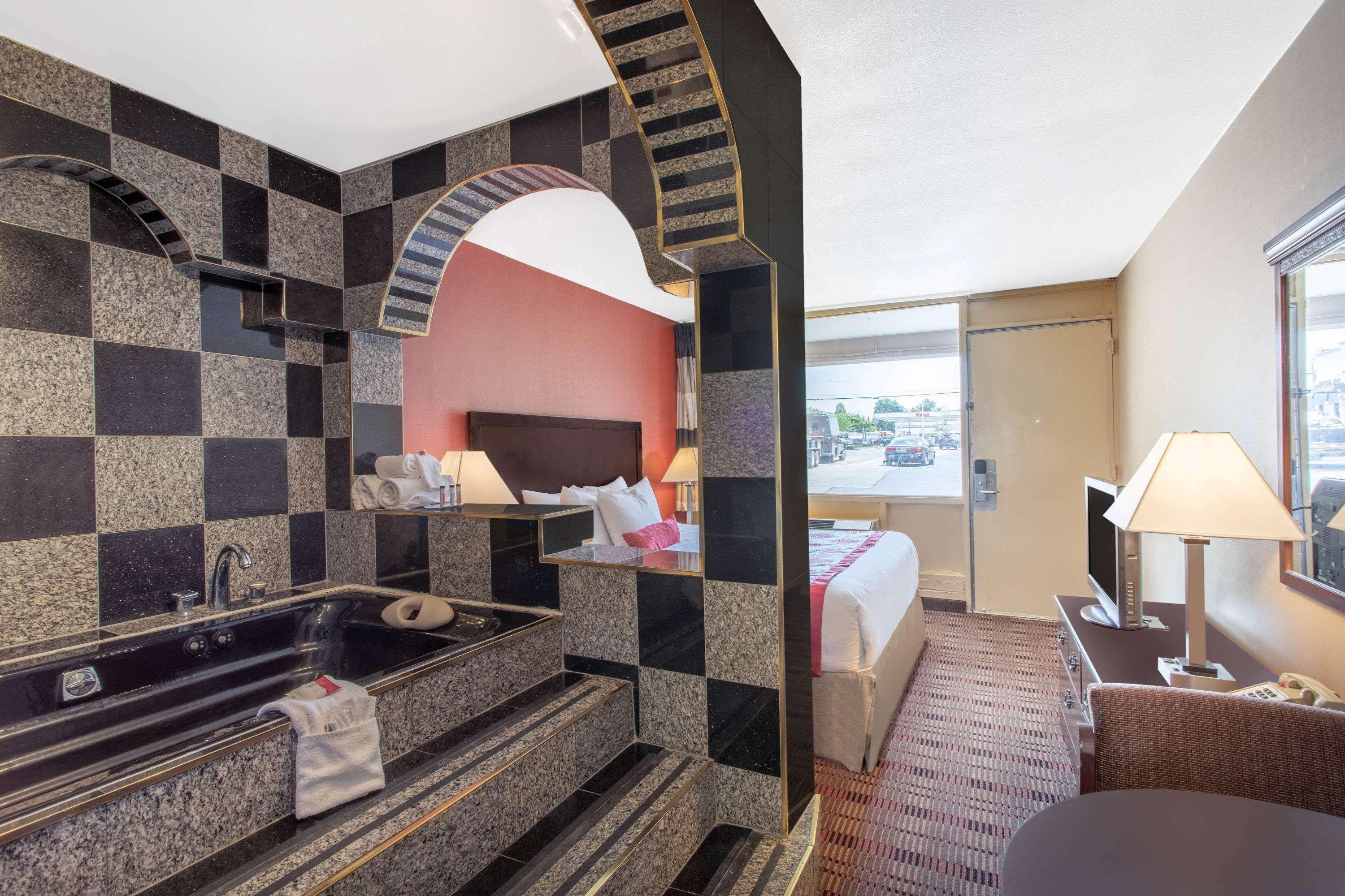 Ramada Limited Cockeysville Екстер'єр фото