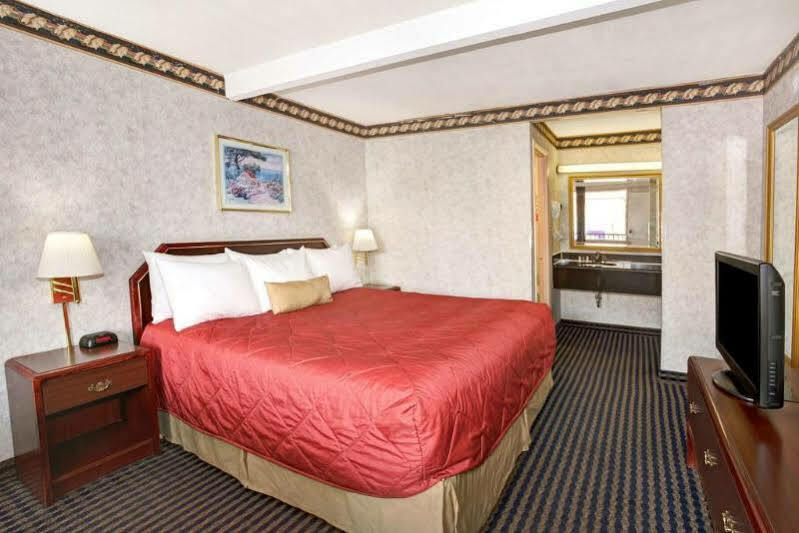 Ramada Limited Cockeysville Екстер'єр фото