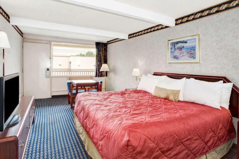 Ramada Limited Cockeysville Екстер'єр фото